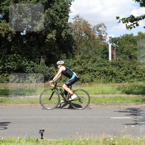 10.08.2025 - GEWOBA Citytriathlon Bremen Yannick Fuchs http://msf.ph/oto/8571660 10.08.2025 14:36:52 Radfahren 24, 41, 46, 106, 123, 136, 227, 239, 240, 263, 314, 521 meine-sportfotos.de