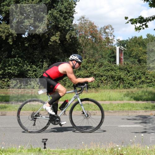 10.08.2025 - GEWOBA Citytriathlon Bremen Yannick Fuchs http://msf.ph/oto/8571662 10.08.2025 14:36:53 Radfahren 24, 41, 46, 106, 123, 136, 227, 239, 240, 257, 263, 314, 521 meine-sportfotos.de