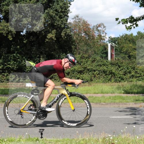 10.08.2025 - GEWOBA Citytriathlon Bremen Yannick Fuchs http://msf.ph/oto/8571664 10.08.2025 14:36:58 Radfahren 24, 57, 106, 123, 136, 164, 227, 239, 240, 256, 257, 263, 314 meine-sportfotos.de