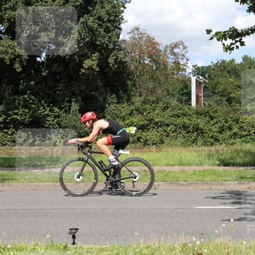 10.08.2025 - GEWOBA Citytriathlon Bremen Yannick Fuchs http://msf.ph/oto/8571666 10.08.2025 14:36:59 Radfahren 24, 57, 106, 136, 164, 227, 239, 240, 256, 257, 263, 314 meine-sportfotos.de