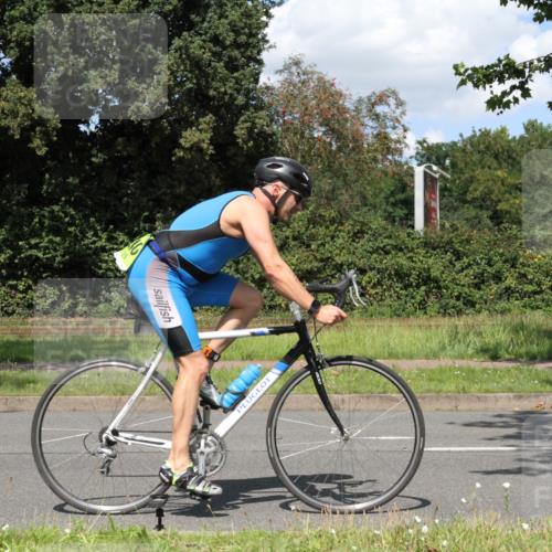 10.08.2025 - GEWOBA Citytriathlon Bremen Yannick Fuchs http://msf.ph/oto/8571668 10.08.2025 14:37:04 Radfahren 57, 78, 106, 121, 164, 227, 239, 240, 256, 257, 263, 314 meine-sportfotos.de