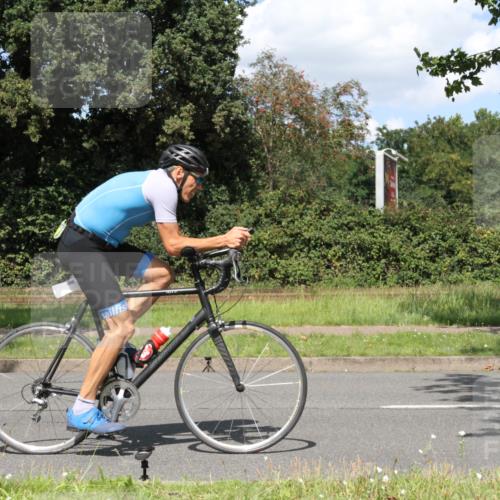 10.08.2025 - GEWOBA Citytriathlon Bremen Yannick Fuchs http://msf.ph/oto/8571670 10.08.2025 14:37:07 Radfahren 57, 78, 106, 121, 164, 201, 227, 239, 240, 256, 257, 263, 512 meine-sportfotos.de