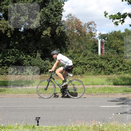 10.08.2025 - GEWOBA Citytriathlon Bremen Yannick Fuchs http://msf.ph/oto/8571671 10.08.2025 14:37:08 Radfahren 57, 78, 106, 121, 164, 201, 239, 240, 256, 257, 263, 512 meine-sportfotos.de