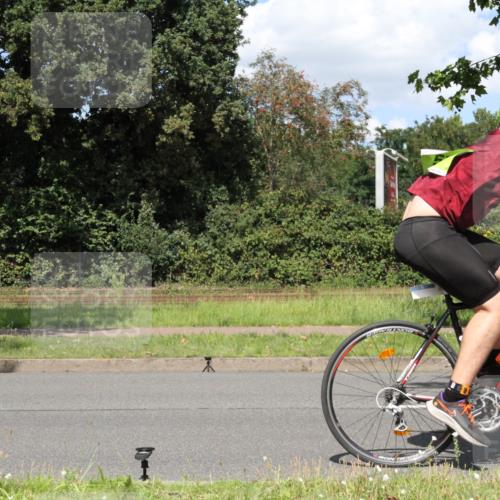 10.08.2025 - GEWOBA Citytriathlon Bremen Yannick Fuchs http://msf.ph/oto/8571673 10.08.2025 14:37:11 Radfahren 57, 78, 106, 121, 164, 201, 240, 256, 257, 512 meine-sportfotos.de