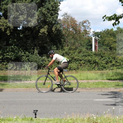 10.08.2025 - GEWOBA Citytriathlon Bremen Yannick Fuchs http://msf.ph/oto/8571675 10.08.2025 14:37:13 Radfahren 57, 78, 121, 164, 201, 240, 256, 257, 512 meine-sportfotos.de