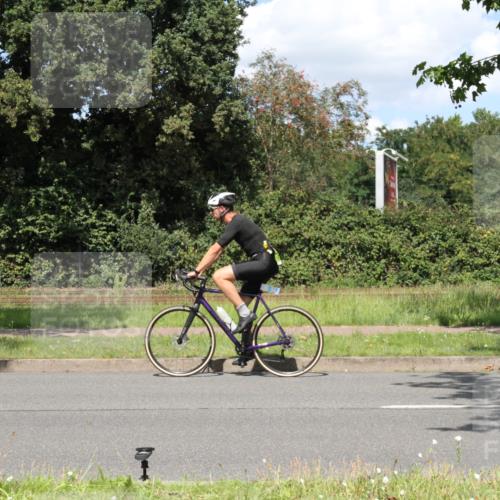 10.08.2025 - GEWOBA Citytriathlon Bremen Yannick Fuchs http://msf.ph/oto/8571676 10.08.2025 14:37:14 Radfahren 57, 78, 121, 164, 201, 240, 256, 257, 512 meine-sportfotos.de