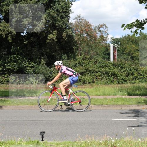 10.08.2025 - GEWOBA Citytriathlon Bremen Yannick Fuchs http://msf.ph/oto/8571677 10.08.2025 14:37:15 Radfahren 57, 78, 121, 164, 201, 240, 256, 257, 512 meine-sportfotos.de