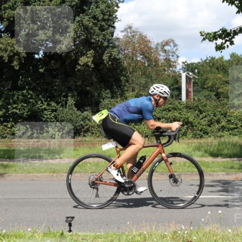 10.08.2025 - GEWOBA Citytriathlon Bremen Yannick Fuchs http://msf.ph/oto/8571678 10.08.2025 14:37:21 Radfahren 57, 58, 78, 121, 164, 197, 201, 254, 287, 512 meine-sportfotos.de