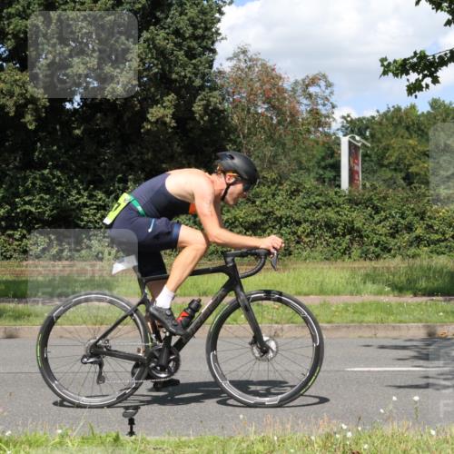 10.08.2025 - GEWOBA Citytriathlon Bremen Yannick Fuchs http://msf.ph/oto/8571690 10.08.2025 14:37:28 Radfahren 58, 116, 197, 201, 254, 287, 290, 512 meine-sportfotos.de