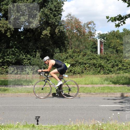 10.08.2025 - GEWOBA Citytriathlon Bremen Yannick Fuchs http://msf.ph/oto/8571692 10.08.2025 14:37:29 Radfahren 58, 116, 197, 201, 254, 287, 290, 512 meine-sportfotos.de
