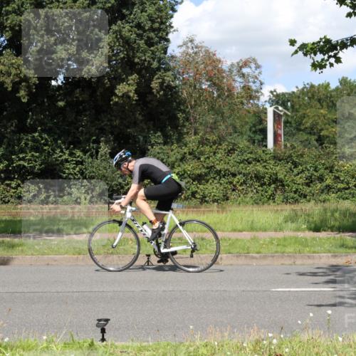 10.08.2025 - GEWOBA Citytriathlon Bremen Yannick Fuchs http://msf.ph/oto/8571721 10.08.2025 14:37:42 Radfahren 4, 58, 63, 116, 170, 191, 197, 254, 287, 290 meine-sportfotos.de