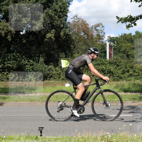 10.08.2025 - GEWOBA Citytriathlon Bremen Yannick Fuchs http://msf.ph/oto/8571730 10.08.2025 14:37:47 Radfahren 4, 63, 75, 116, 170, 191, 290, 528 meine-sportfotos.de