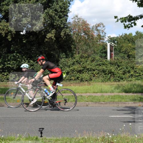 10.08.2025 - GEWOBA Citytriathlon Bremen Yannick Fuchs http://msf.ph/oto/8571734 10.08.2025 14:37:52 Radfahren 4, 63, 75, 170, 191, 528 meine-sportfotos.de