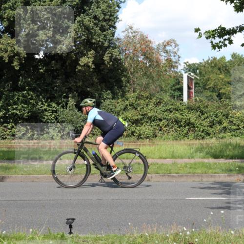 10.08.2025 - GEWOBA Citytriathlon Bremen Yannick Fuchs http://msf.ph/oto/8571735 10.08.2025 14:37:52 Radfahren 4, 63, 75, 170, 191, 528 meine-sportfotos.de