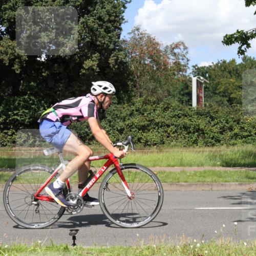 10.08.2025 - GEWOBA Citytriathlon Bremen Yannick Fuchs http://msf.ph/oto/8571744 10.08.2025 14:38:15 Radfahren 30, 54, 81, 147, 152, 162, 295 meine-sportfotos.de
