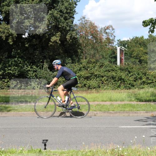10.08.2025 - GEWOBA Citytriathlon Bremen Yannick Fuchs http://msf.ph/oto/8571745 10.08.2025 14:38:18 Radfahren 30, 54, 81, 147, 152, 162, 295 meine-sportfotos.de