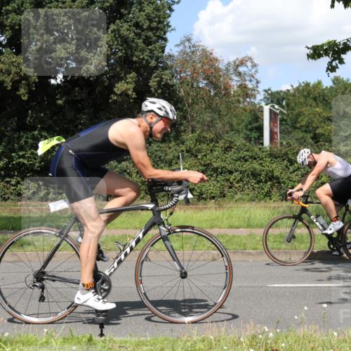 10.08.2025 - GEWOBA Citytriathlon Bremen Yannick Fuchs http://msf.ph/oto/8571756 10.08.2025 14:38:29 Radfahren 50, 51, 54, 162, 195, 295 meine-sportfotos.de