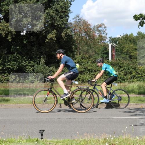 10.08.2025 - GEWOBA Citytriathlon Bremen Yannick Fuchs http://msf.ph/oto/8571759 10.08.2025 14:38:33 Radfahren 50, 51, 162, 195, 216, 295, 312 meine-sportfotos.de