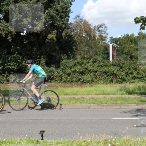 10.08.2025 - GEWOBA Citytriathlon Bremen Yannick Fuchs http://msf.ph/oto/8571760 10.08.2025 14:38:33 Radfahren 50, 51, 162, 195, 216, 295, 312 meine-sportfotos.de