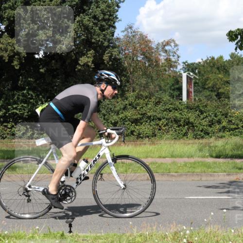 10.08.2025 - GEWOBA Citytriathlon Bremen Yannick Fuchs http://msf.ph/oto/8571761 10.08.2025 14:38:34 Radfahren 50, 51, 162, 195, 216, 295, 312 meine-sportfotos.de