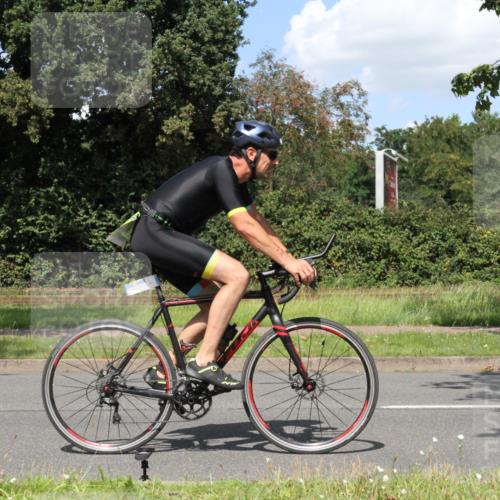 10.08.2025 - GEWOBA Citytriathlon Bremen Yannick Fuchs http://msf.ph/oto/8571763 10.08.2025 14:38:38 Radfahren 50, 51, 195, 216, 238, 295, 312 meine-sportfotos.de