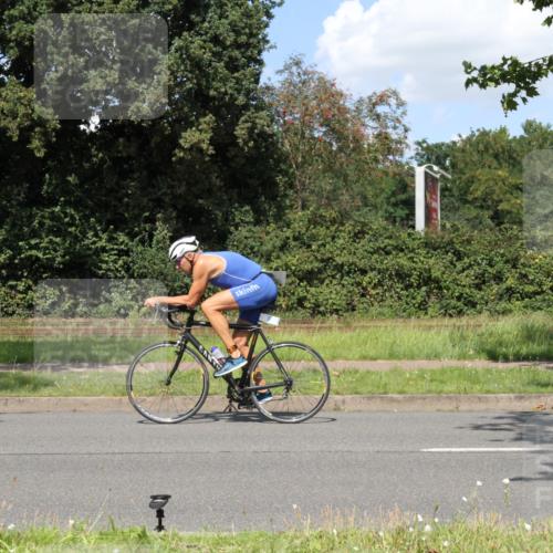 10.08.2025 - GEWOBA Citytriathlon Bremen Yannick Fuchs http://msf.ph/oto/8571765 10.08.2025 14:38:41 Radfahren 50, 51, 195, 216, 238, 312 meine-sportfotos.de