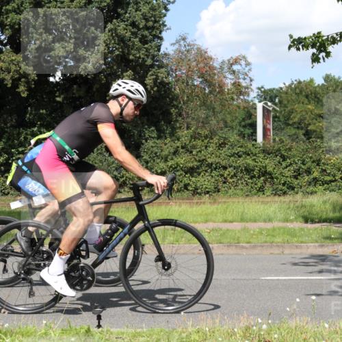 10.08.2025 - GEWOBA Citytriathlon Bremen Yannick Fuchs http://msf.ph/oto/8571766 10.08.2025 14:38:42 Radfahren 50, 51, 195, 216, 238, 312, 354 meine-sportfotos.de