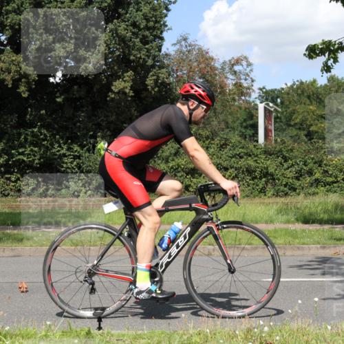 10.08.2025 - GEWOBA Citytriathlon Bremen Yannick Fuchs http://msf.ph/oto/8571767 10.08.2025 14:38:45 Radfahren 50, 51, 195, 216, 238, 312, 354 meine-sportfotos.de