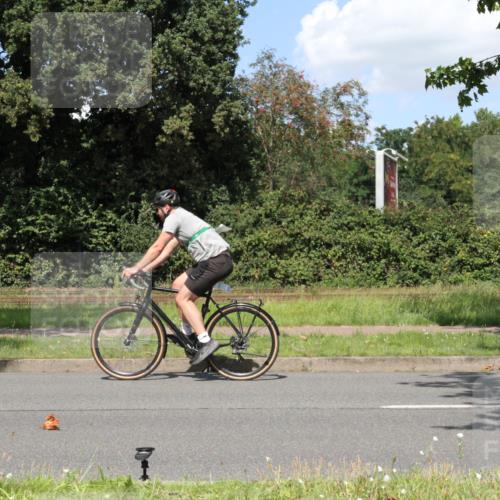10.08.2025 - GEWOBA Citytriathlon Bremen Yannick Fuchs http://msf.ph/oto/8571769 10.08.2025 14:38:51 Radfahren 50, 100, 216, 236, 238, 312, 354 meine-sportfotos.de