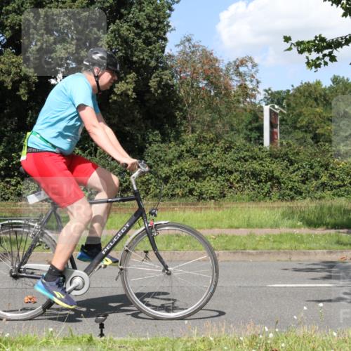 10.08.2025 - GEWOBA Citytriathlon Bremen Yannick Fuchs http://msf.ph/oto/8571778 10.08.2025 14:39:04 Radfahren 100, 130, 236, 354 meine-sportfotos.de