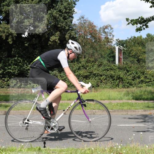 10.08.2025 - GEWOBA Citytriathlon Bremen Yannick Fuchs http://msf.ph/oto/8571788 10.08.2025 14:39:20 Radfahren 18, 84, 94, 126, 130, 174, 281, 283, 427 meine-sportfotos.de