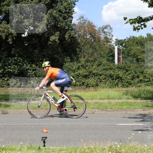 10.08.2025 - GEWOBA Citytriathlon Bremen Yannick Fuchs http://msf.ph/oto/8571793 10.08.2025 14:39:31 Radfahren 18, 84, 94, 101, 126, 174, 281, 283, 334, 427 meine-sportfotos.de