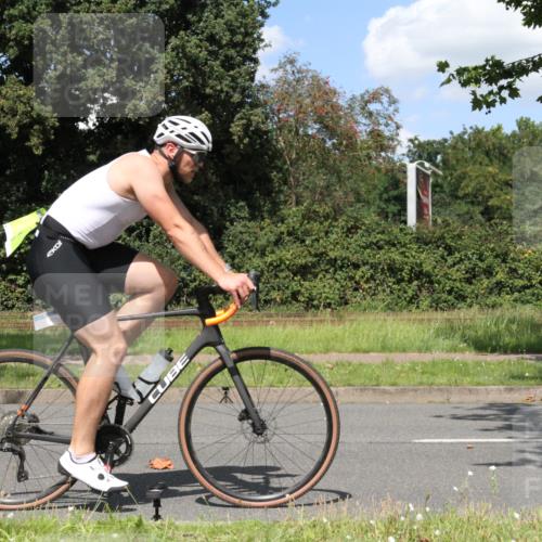 10.08.2025 - GEWOBA Citytriathlon Bremen Yannick Fuchs http://msf.ph/oto/8571796 10.08.2025 14:39:35 Radfahren 84, 90, 94, 101, 126, 174, 215, 281, 283, 334 meine-sportfotos.de
