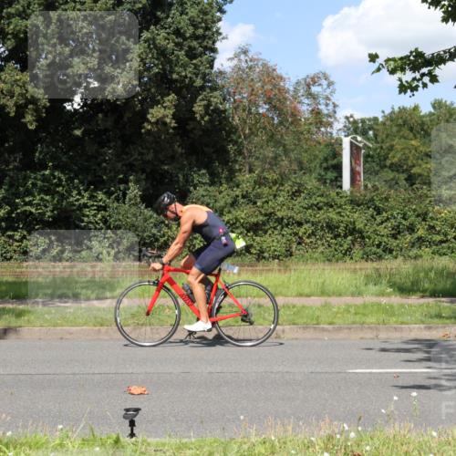 10.08.2025 - GEWOBA Citytriathlon Bremen Yannick Fuchs http://msf.ph/oto/8571809 10.08.2025 14:39:51 Radfahren 52, 69, 80, 90, 124, 139, 215, 217, 274 meine-sportfotos.de