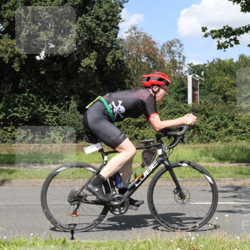 10.08.2025 - GEWOBA Citytriathlon Bremen Yannick Fuchs http://msf.ph/oto/8571811 10.08.2025 14:39:59 Radfahren 52, 59, 69, 80, 124, 139, 215, 217, 225, 274 meine-sportfotos.de
