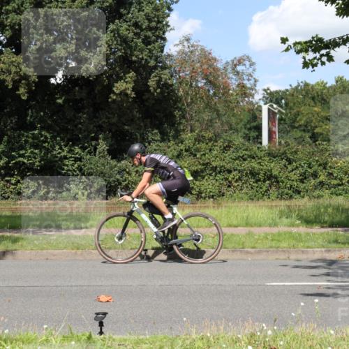 10.08.2025 - GEWOBA Citytriathlon Bremen Yannick Fuchs http://msf.ph/oto/8571812 10.08.2025 14:40:00 Radfahren 52, 59, 69, 80, 124, 139, 215, 217, 225, 274 meine-sportfotos.de