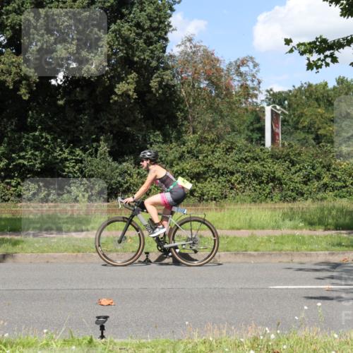 10.08.2025 - GEWOBA Citytriathlon Bremen Yannick Fuchs http://msf.ph/oto/8571817 10.08.2025 14:40:03 Radfahren 52, 59, 69, 139, 217, 225, 274 meine-sportfotos.de