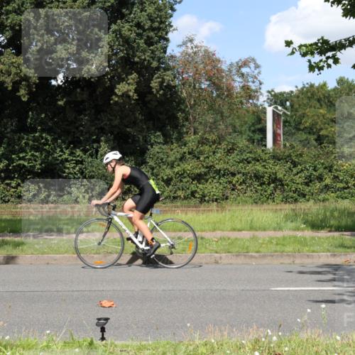 10.08.2025 - GEWOBA Citytriathlon Bremen Yannick Fuchs http://msf.ph/oto/8571828 10.08.2025 14:40:21 Radfahren 47, 59, 242, 258, 297 meine-sportfotos.de