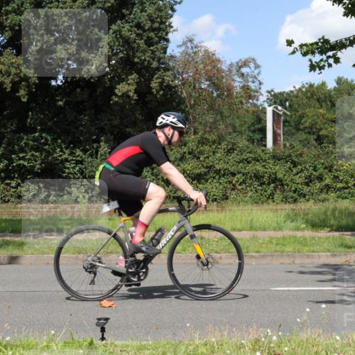 10.08.2025 - GEWOBA Citytriathlon Bremen Yannick Fuchs http://msf.ph/oto/8571843 10.08.2025 14:40:44 Radfahren 29, 131, 177, 186, 211, 224, 289, 297, 529 meine-sportfotos.de