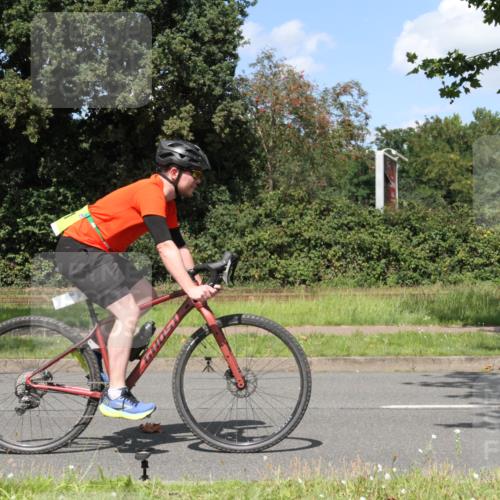 10.08.2025 - GEWOBA Citytriathlon Bremen Yannick Fuchs http://msf.ph/oto/8571845 10.08.2025 14:40:45 Radfahren 29, 131, 177, 186, 211, 224, 289, 297, 529 meine-sportfotos.de