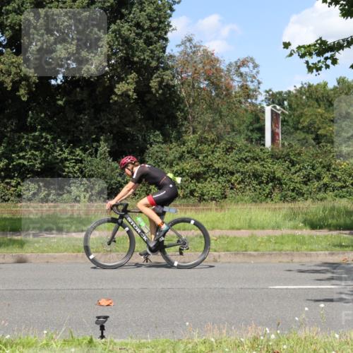 10.08.2025 - GEWOBA Citytriathlon Bremen Yannick Fuchs http://msf.ph/oto/8571848 10.08.2025 14:40:53 Radfahren 103, 131, 142, 177, 186, 211, 224, 289 meine-sportfotos.de
