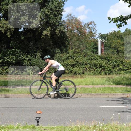 10.08.2025 - GEWOBA Citytriathlon Bremen Yannick Fuchs http://msf.ph/oto/8571854 10.08.2025 14:41:03 Radfahren 103, 142, 177, 204, 249, 253, 266, 432, 476, 477 meine-sportfotos.de
