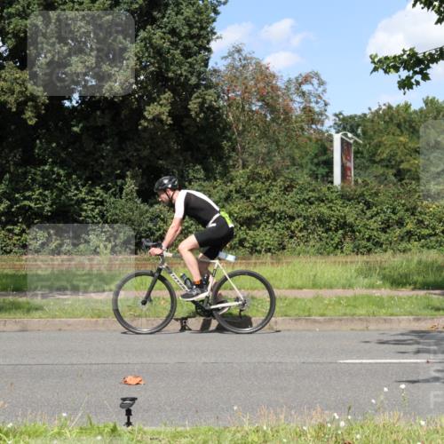 10.08.2025 - GEWOBA Citytriathlon Bremen Yannick Fuchs http://msf.ph/oto/8571859 10.08.2025 14:41:08 Radfahren 103, 142, 177, 204, 249, 253, 266, 353, 431, 432, 476, 477 meine-sportfotos.de