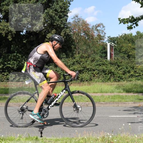 10.08.2025 - GEWOBA Citytriathlon Bremen Yannick Fuchs http://msf.ph/oto/8571860 10.08.2025 14:41:09 Radfahren 103, 142, 177, 204, 249, 253, 266, 353, 431, 432, 476, 477 meine-sportfotos.de