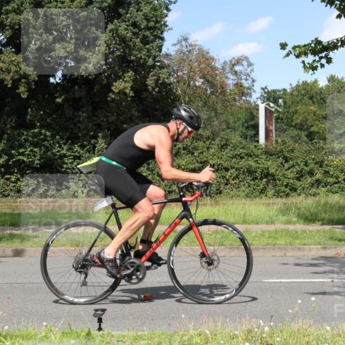 10.08.2025 - GEWOBA Citytriathlon Bremen Yannick Fuchs http://msf.ph/oto/8571888 10.08.2025 14:42:01 Radfahren 56, 209, 213, 235, 246, 250, 262, 478, 480 meine-sportfotos.de