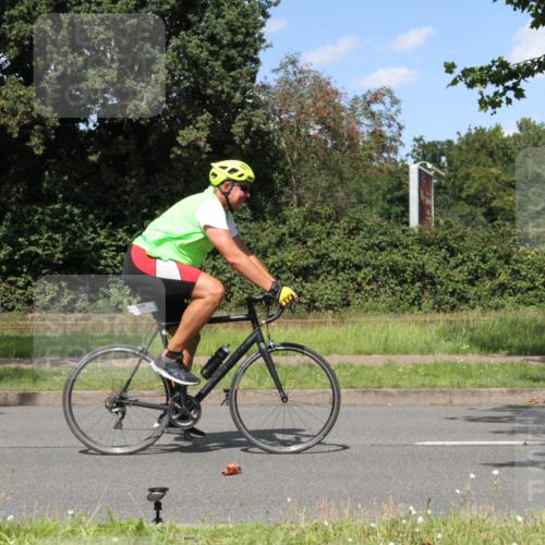 10.08.2025 - GEWOBA Citytriathlon Bremen Yannick Fuchs http://msf.ph/oto/8571890 10.08.2025 14:42:02 Radfahren 56, 209, 213, 235, 246, 250, 262, 478 meine-sportfotos.de