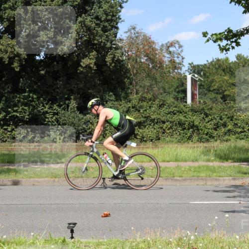 10.08.2025 - GEWOBA Citytriathlon Bremen Yannick Fuchs http://msf.ph/oto/8571898 10.08.2025 14:42:22 Radfahren 19, 145, 288, 488 meine-sportfotos.de