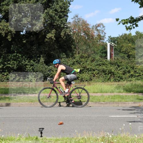 10.08.2025 - GEWOBA Citytriathlon Bremen Yannick Fuchs http://msf.ph/oto/8571899 10.08.2025 14:42:23 Radfahren 19, 145, 288, 488 meine-sportfotos.de