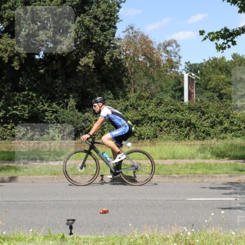 10.08.2025 - GEWOBA Citytriathlon Bremen Yannick Fuchs http://msf.ph/oto/8571900 10.08.2025 14:42:24 Radfahren 19, 145, 288, 303, 488 meine-sportfotos.de