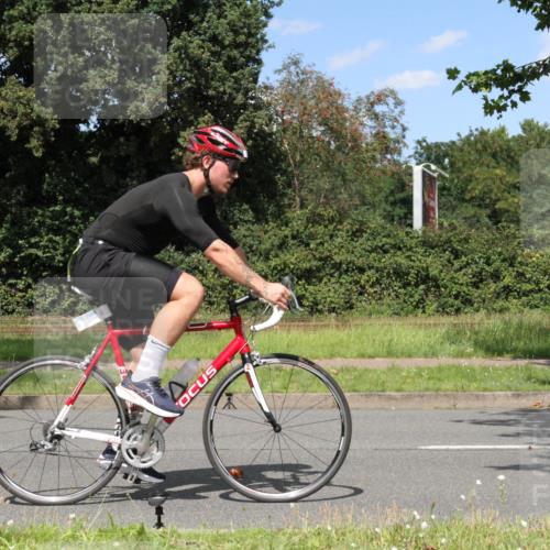 10.08.2025 - GEWOBA Citytriathlon Bremen Yannick Fuchs http://msf.ph/oto/8571901 10.08.2025 14:42:25 Radfahren 19, 145, 288, 303, 488 meine-sportfotos.de